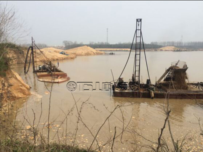 無節(jié)制開采河沙，河堤受損嚴(yán)重