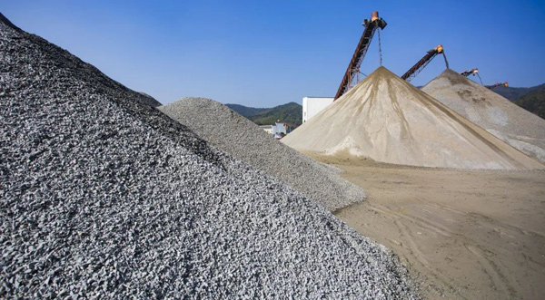 投資一家制砂廠能賺錢嗎？什么樣的制砂機(jī)生產(chǎn)效率高？